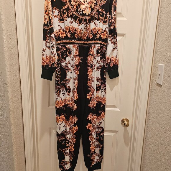 Fun Print Jumpsuit - Picture 6 of 10